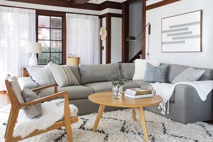 Decluttering and Home Organization Service