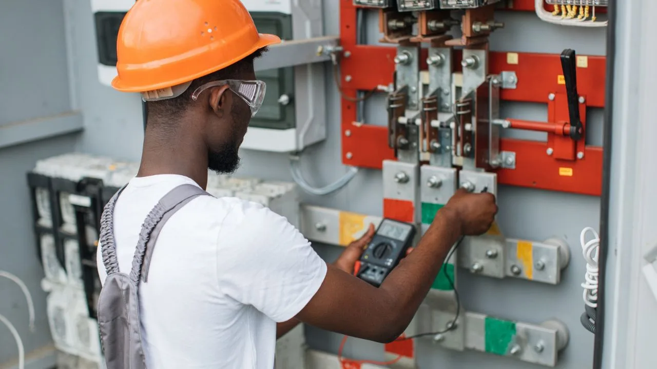 How an Electrician Can Make Money on Facebook in Kenya