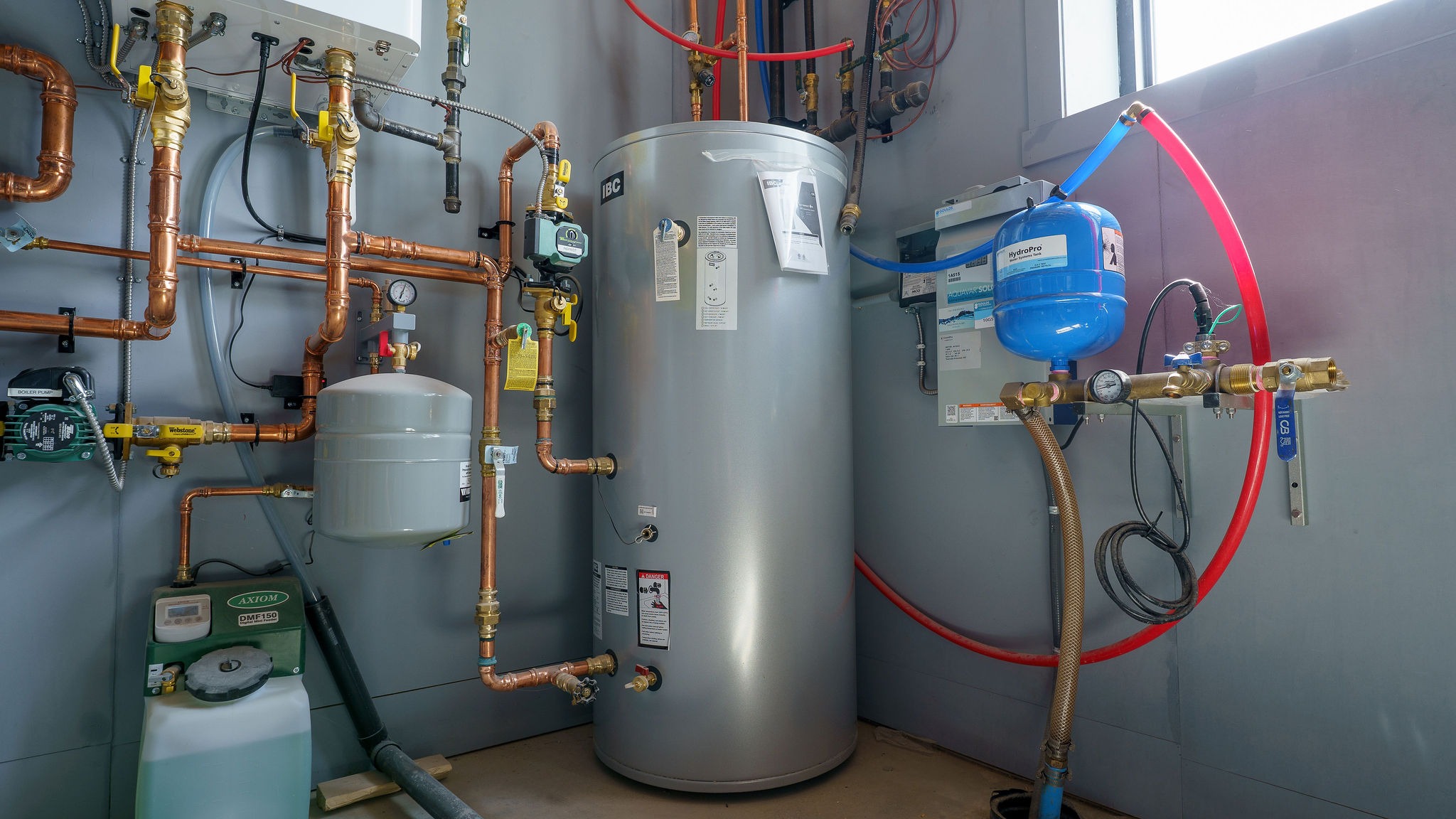 Professional Water Heater Installation and Repair Service - Image 2